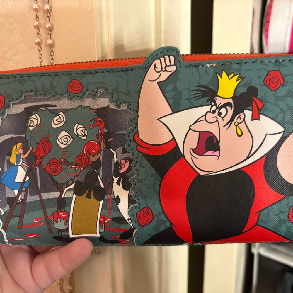 Loungefly Alice in Wonderland Queen of Hearts Wallet